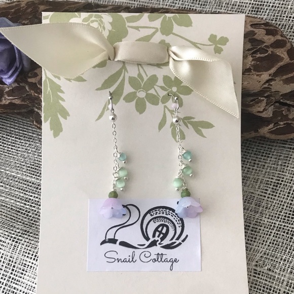 Dangle bell flower earring - Picture 4 of 4